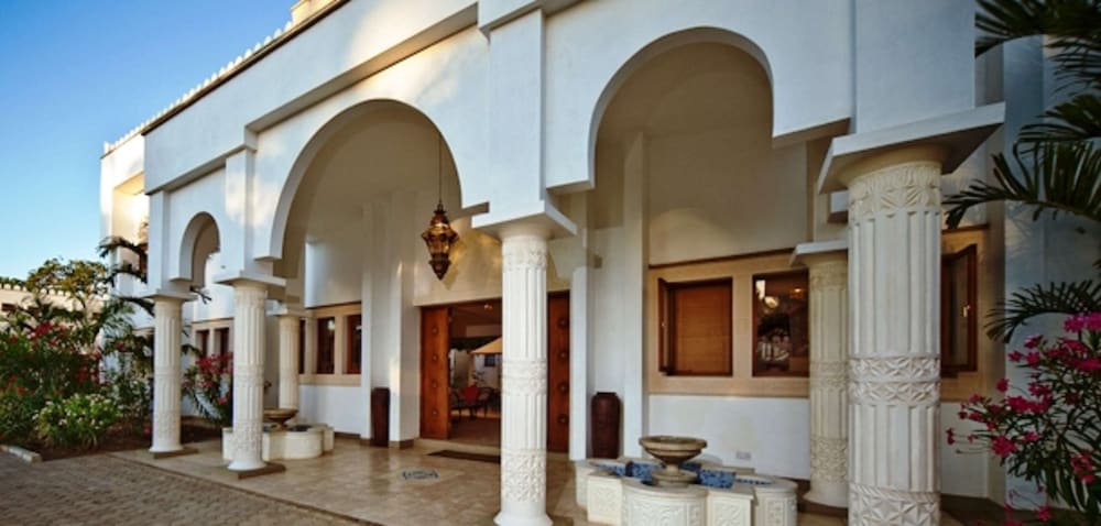 Lobby at Lantana Galu Beach, DIANI BEACH