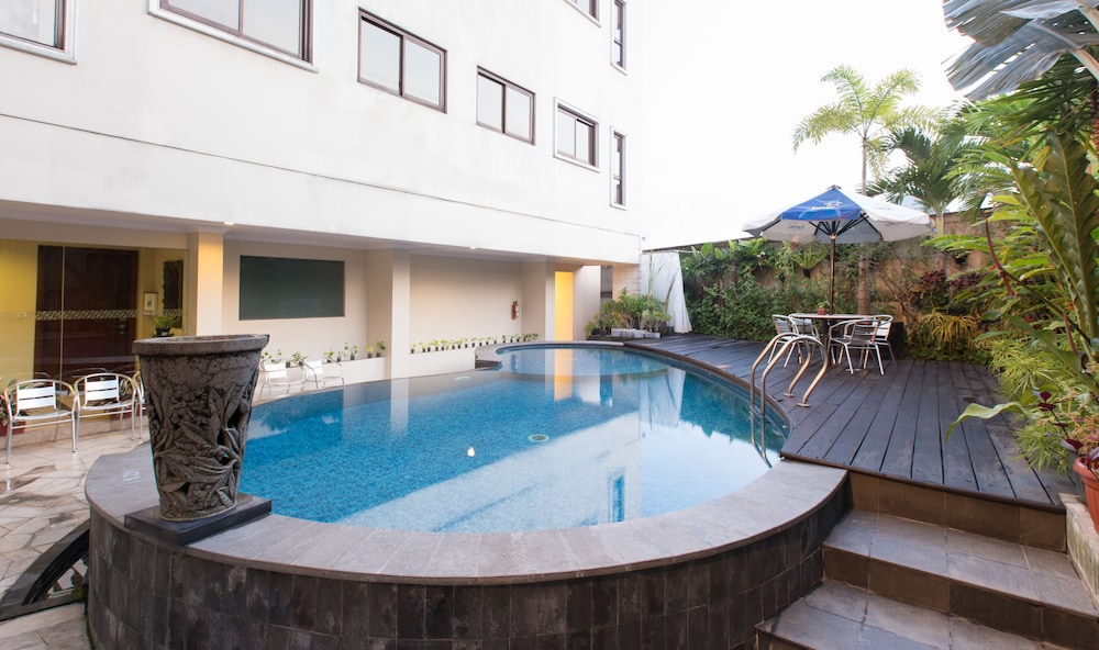 Asmila Boutique Hotel 35/37