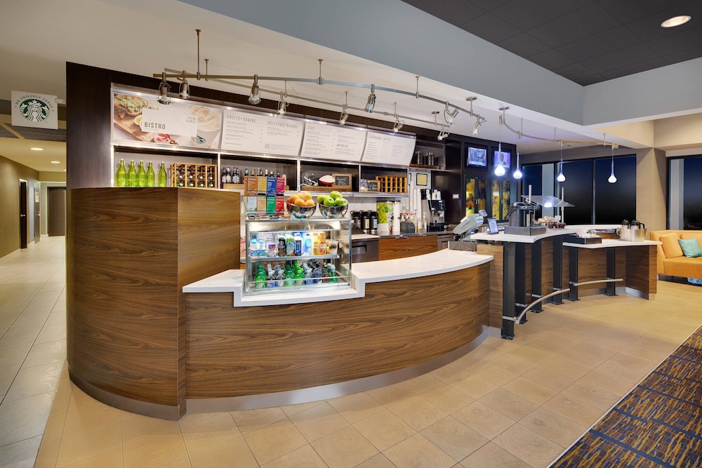 Courtyard by Marriott Southfield 8/54