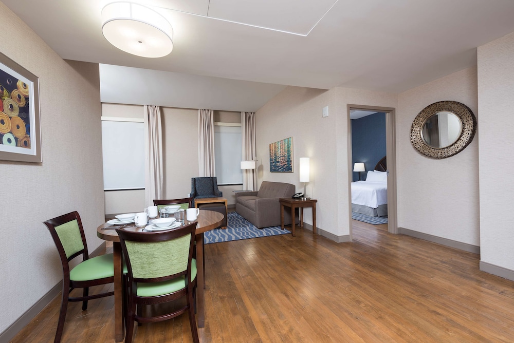 Homewood Suites by Hilton Grand Rapids Downtown 40/56