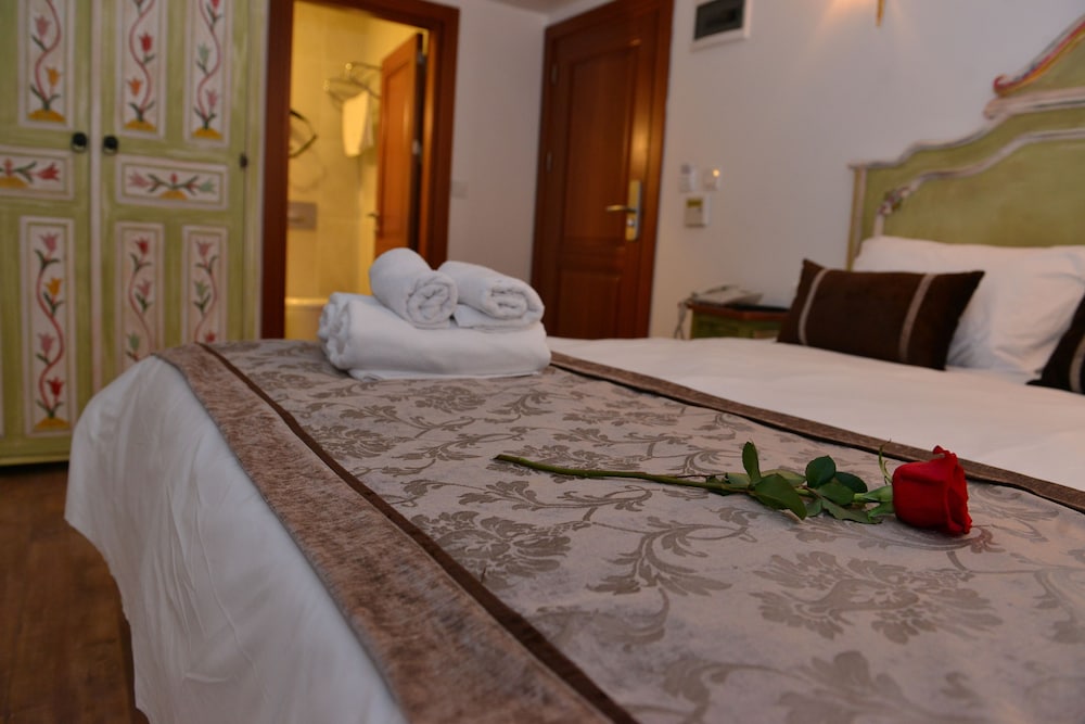 Oriella Hotel 17/40