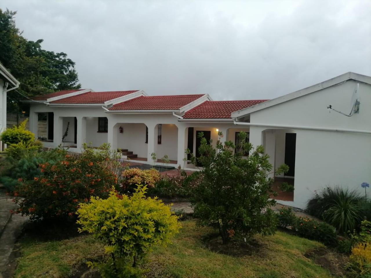 Ezamampondo Guest House 6/8