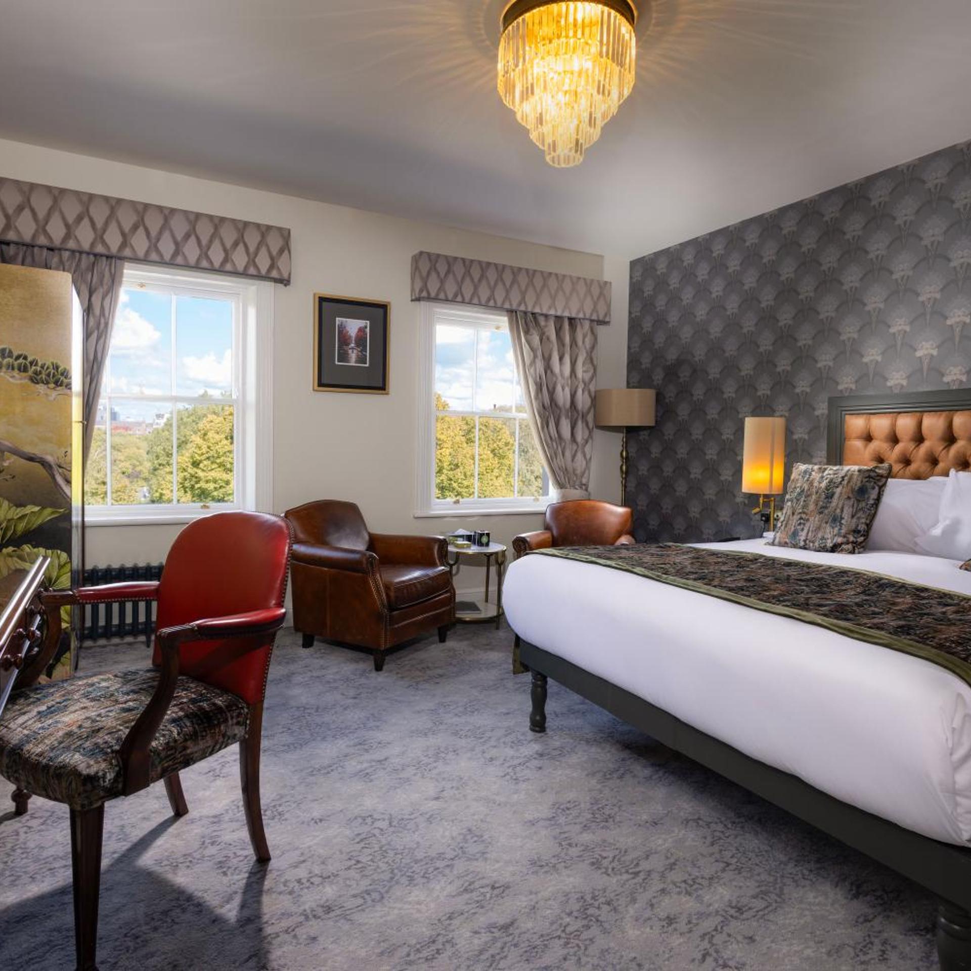 DELUXE, DOUBLE BED