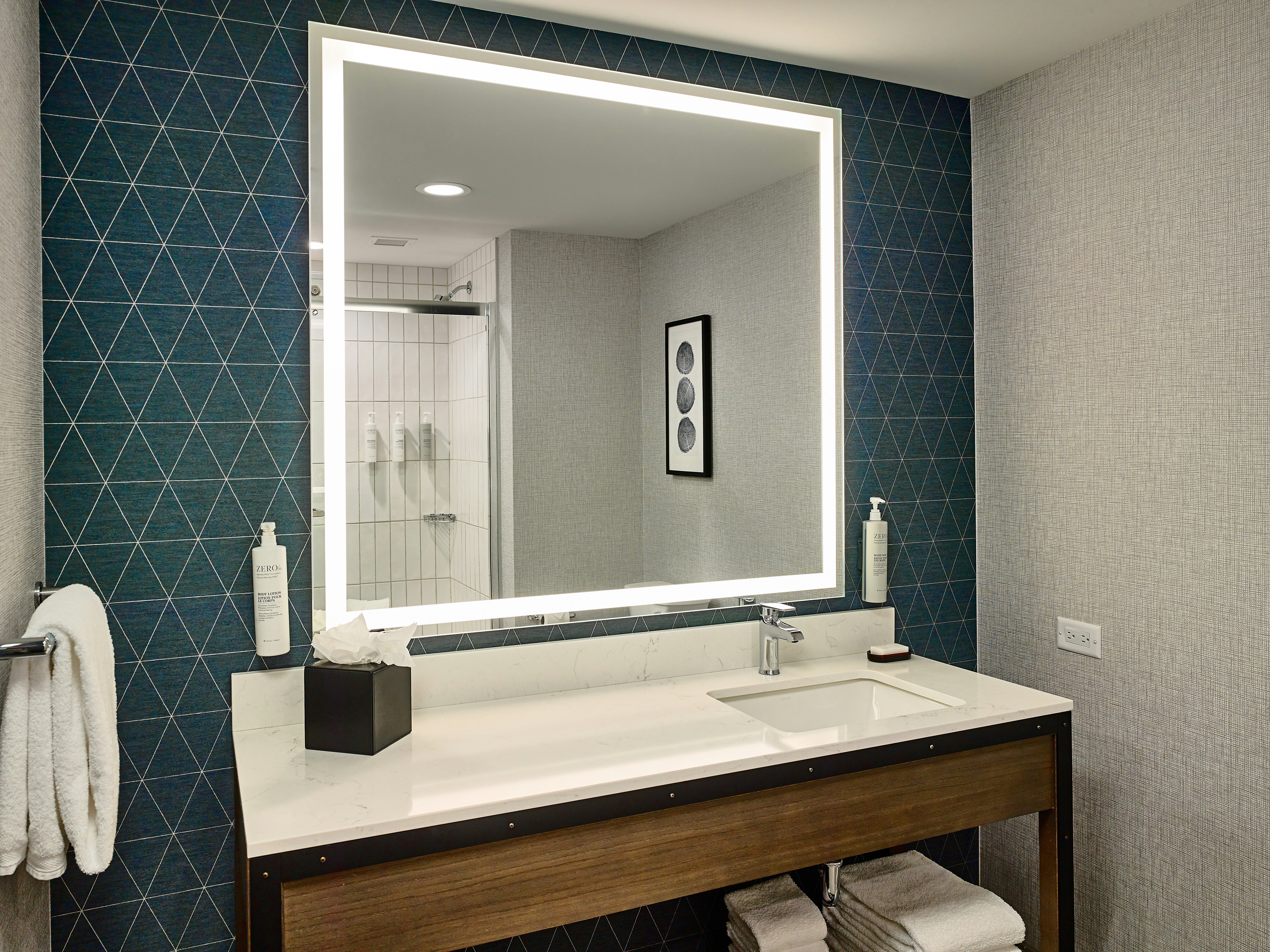 جناح ديلوكس بسريرين كوين بغرفتين، Embassy Suites by Hilton Gatlinburg Resort 6/6