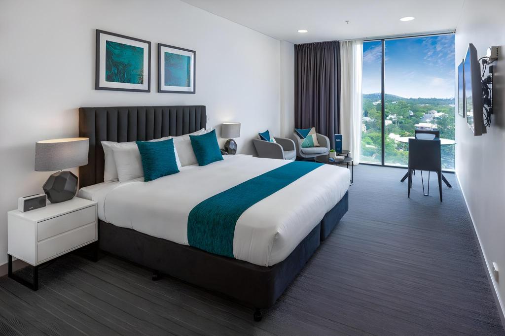2 Bedrooms, Suite, King Bed, King and Queen Bed, Dual Key