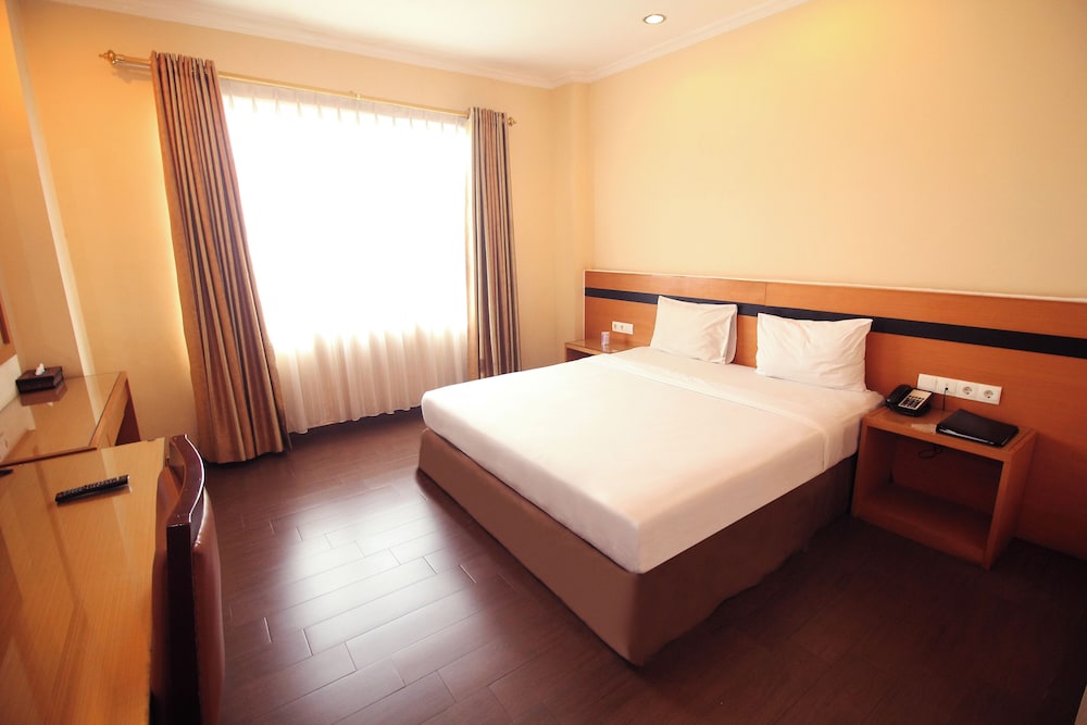 Astoria Hotel (formerly Hanum Hotel) 5/18