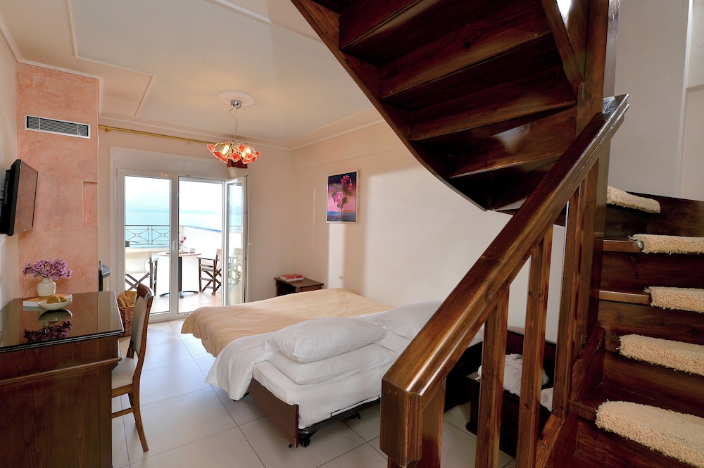 Ilia Mare Hotel 16/48