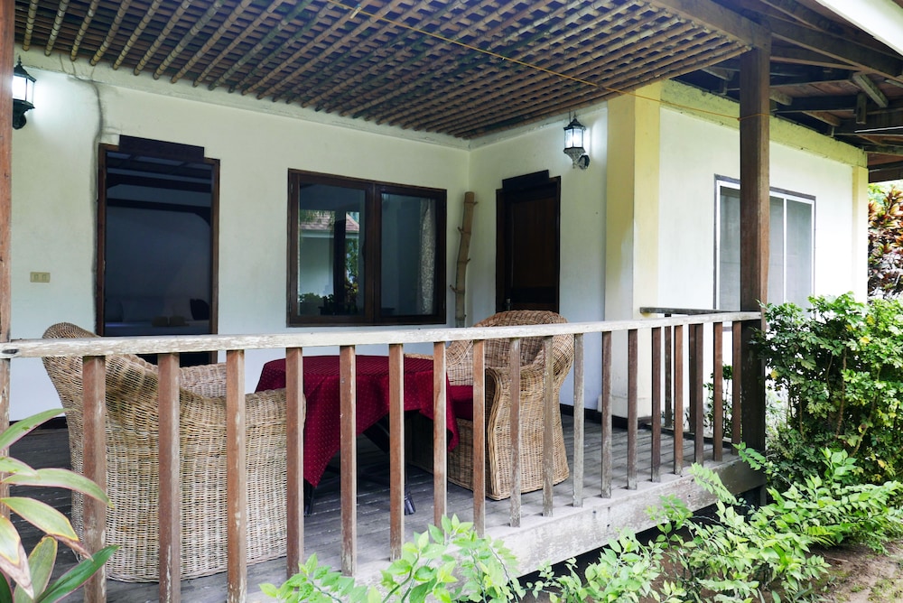 Dolarog Beach Resort 11/50