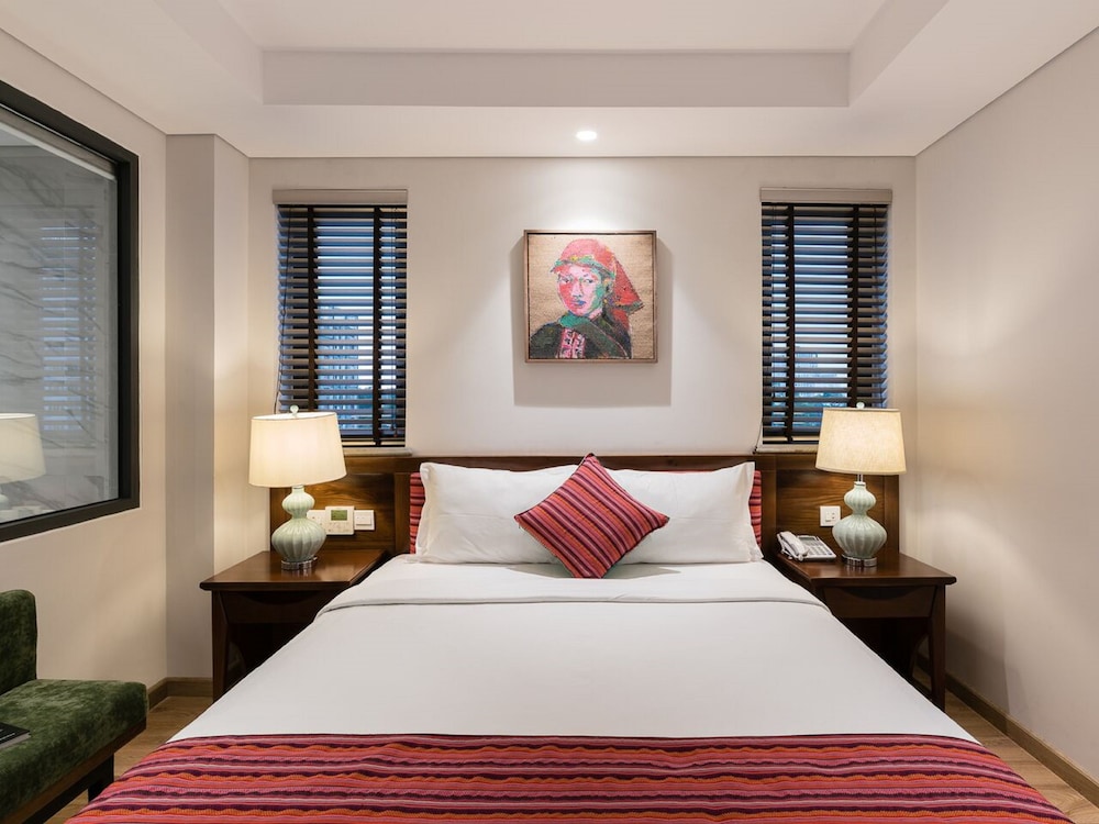 Roof Top, Deluxe, Queen Bed