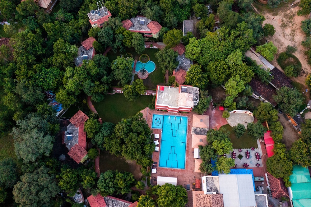 SHILPI RESORT. 43/47