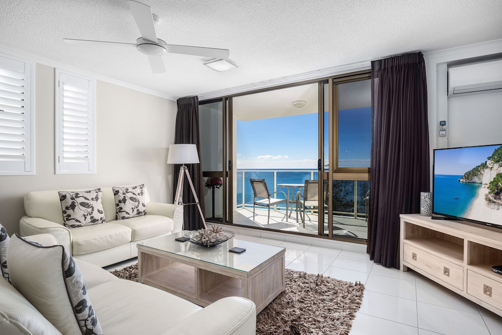 PACIFIC BEACH RESORT 42/77