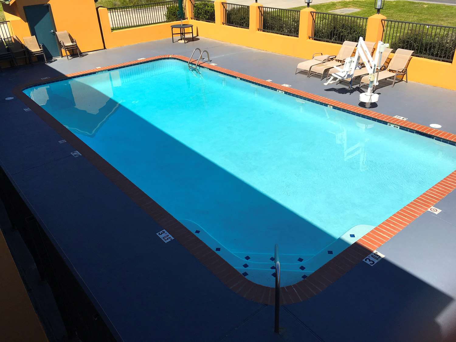 Americas Best Value Inn Denham Springs / Baton Rouge 15/26