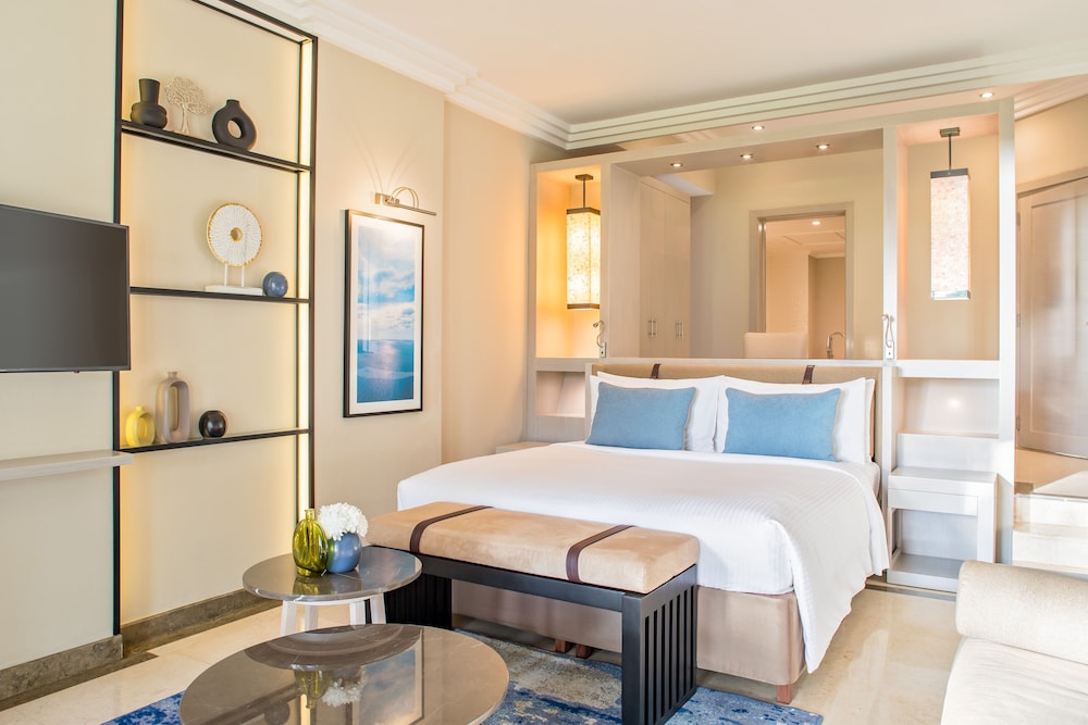 Classic, King Bed, Sunset View, Sea View