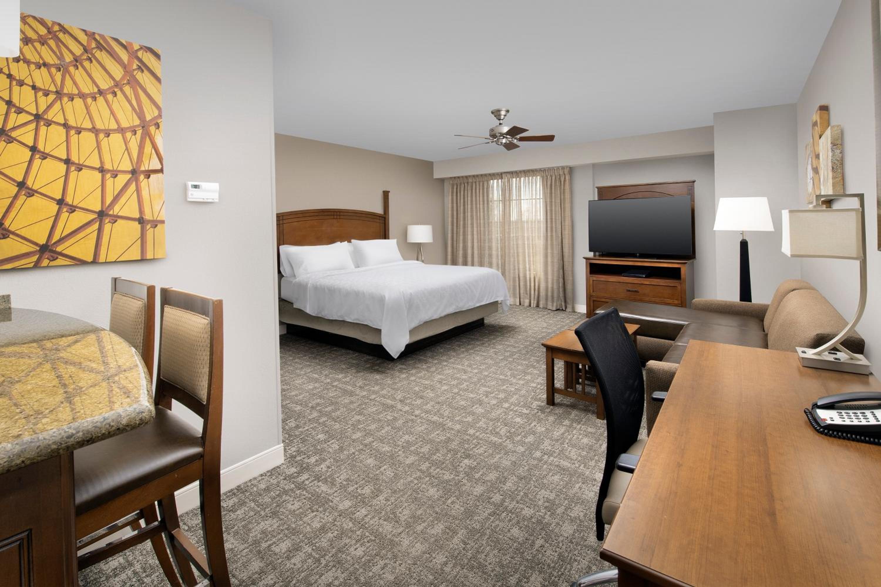 Studio, Suite, King Bed, Sofa