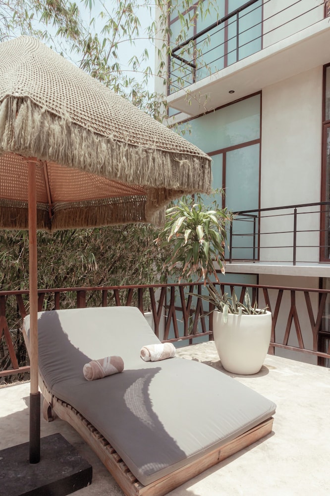 Prana Boutique Hotel 42/47