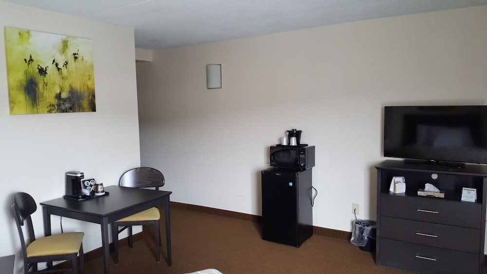 River Rapids Inn 37/57