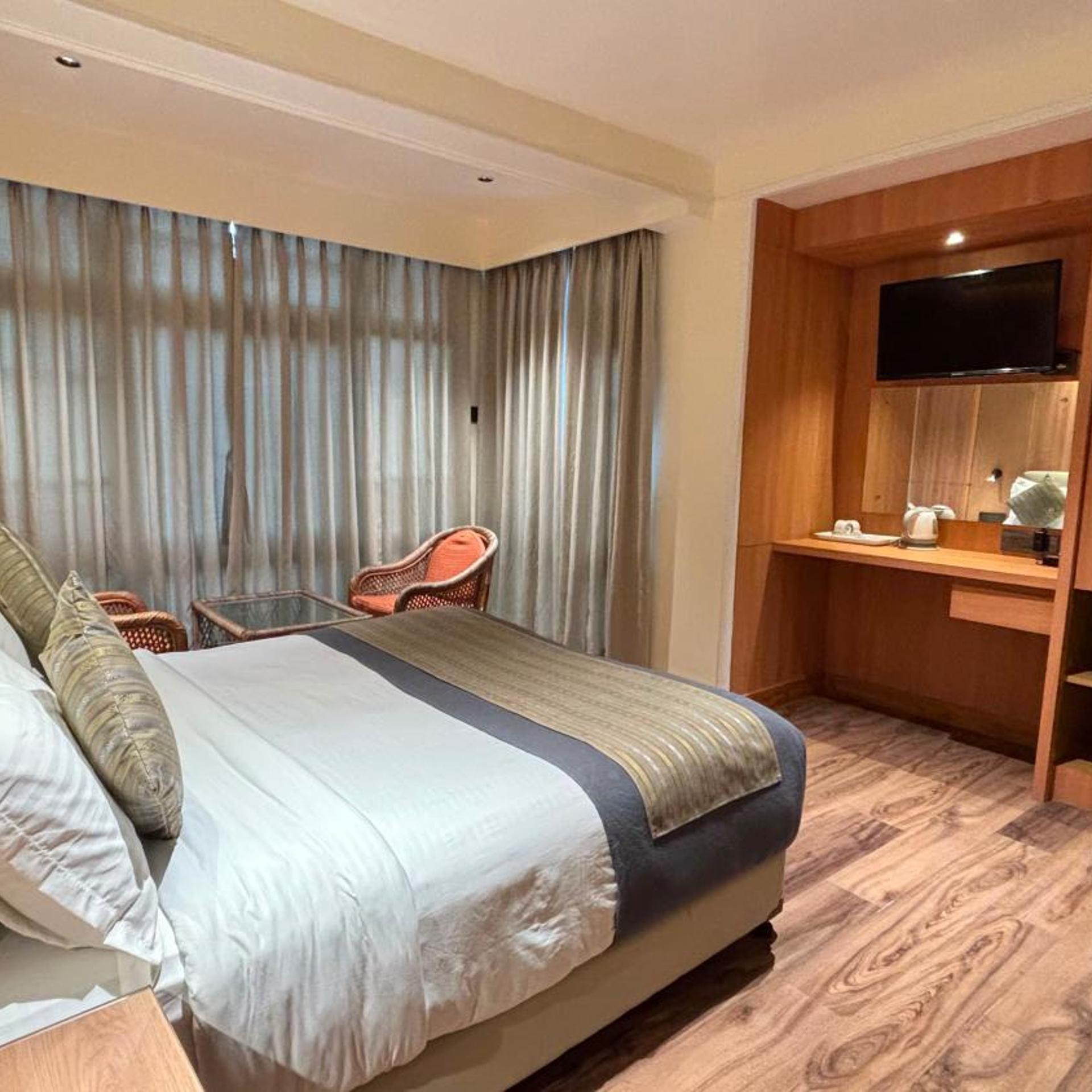 Hotel Shangri-La Regency 13/42