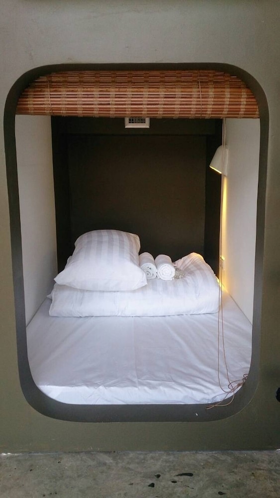 Capsule Hostel Chiangkhan 4/19