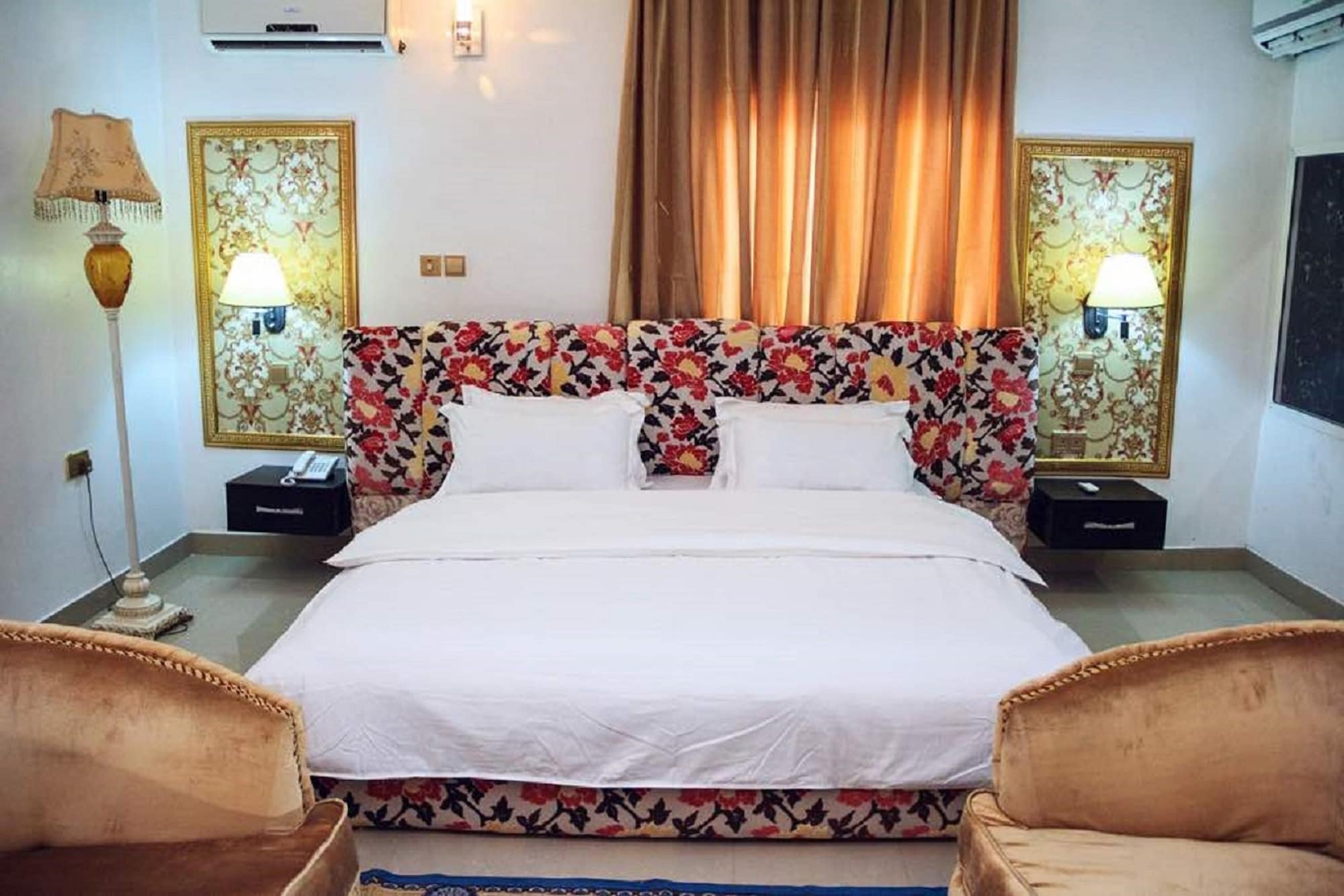 PRESIDENTIAL, SUITE