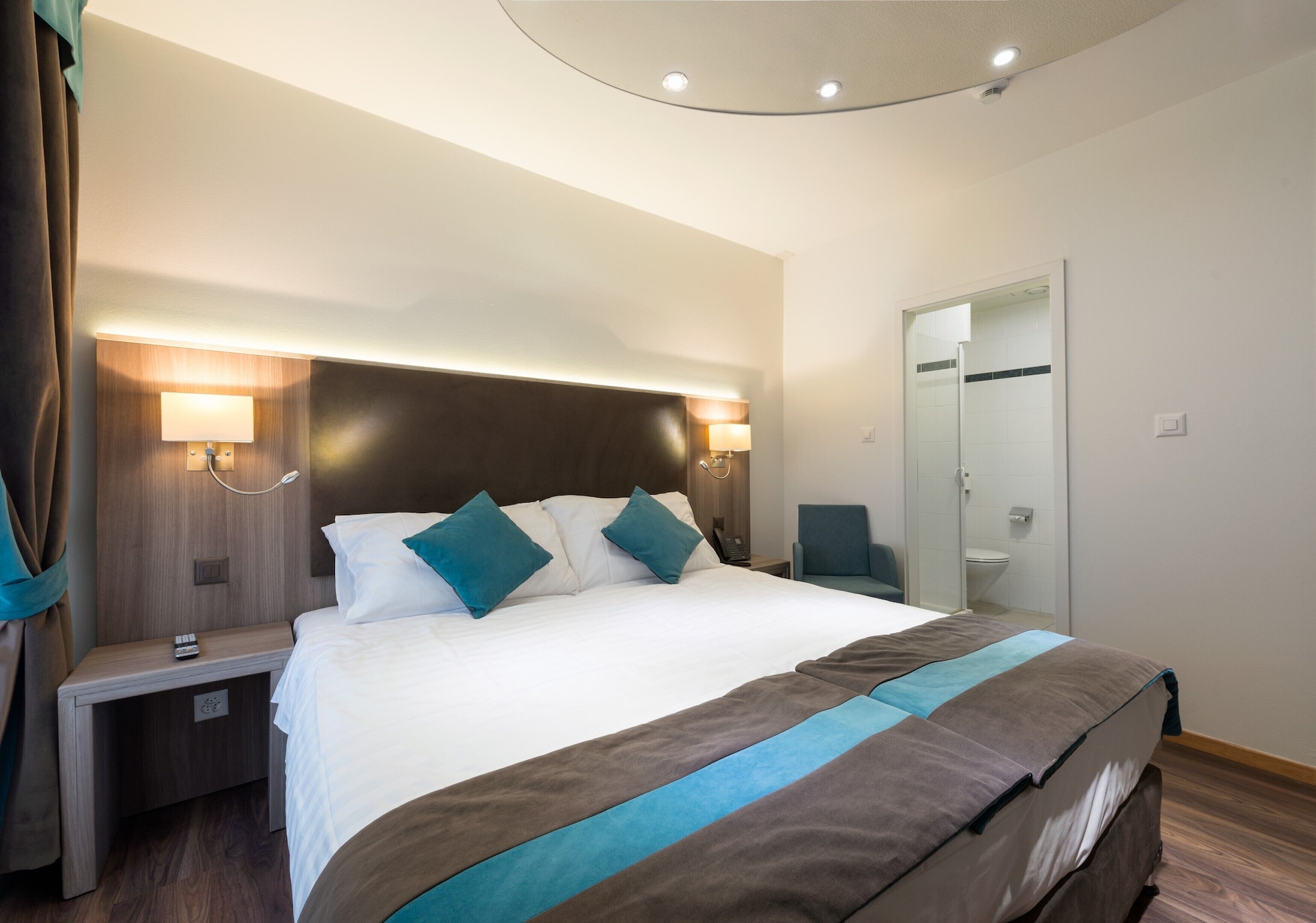 CLASSIC, TWIN BEDS