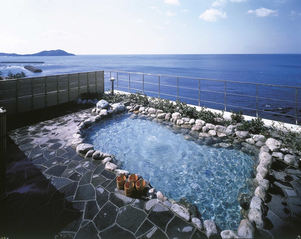 Seaside Hotel Geibouso 61/63