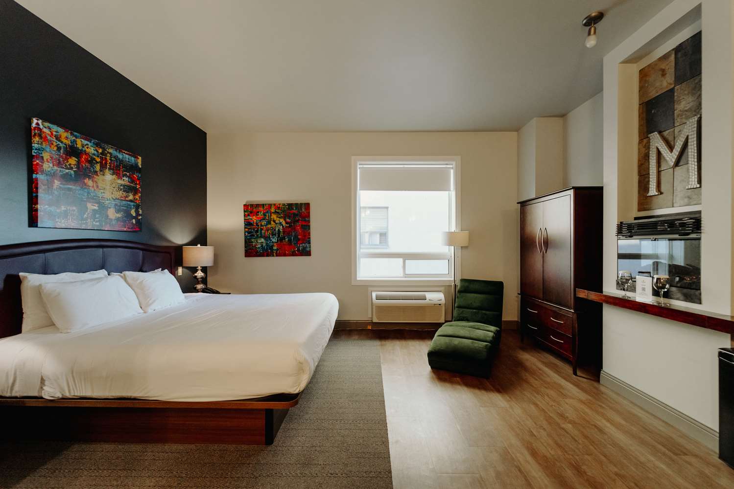 Room, King Bed