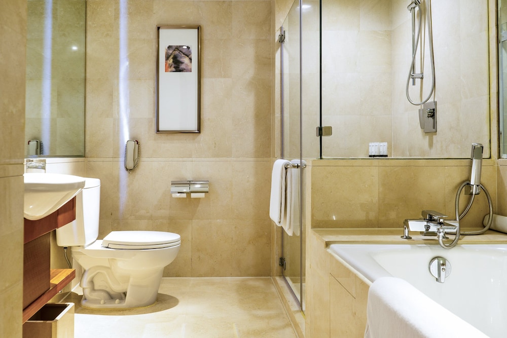 Grand Hyatt Beijing Hotel 70/71