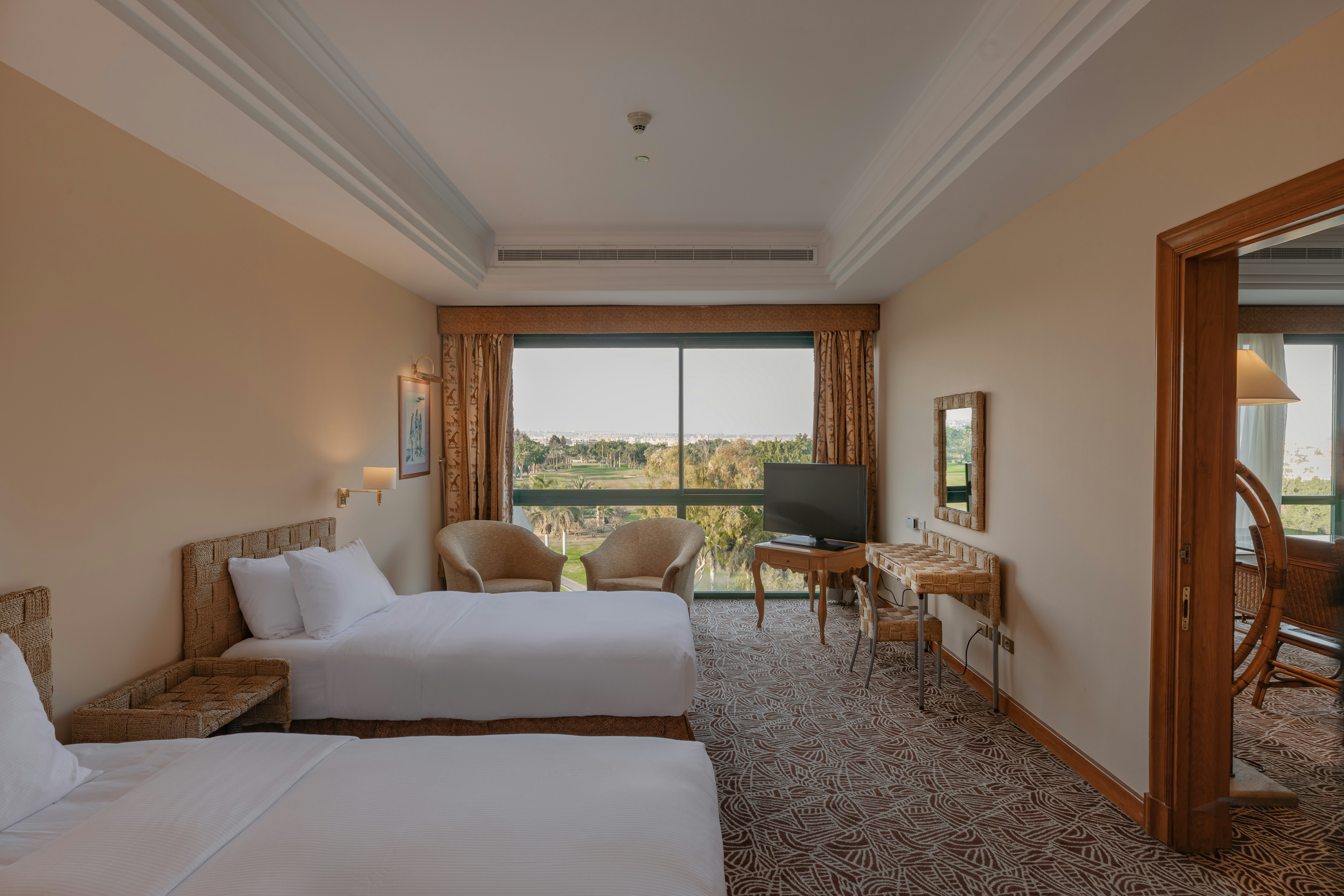 Safari, Executive, Suite