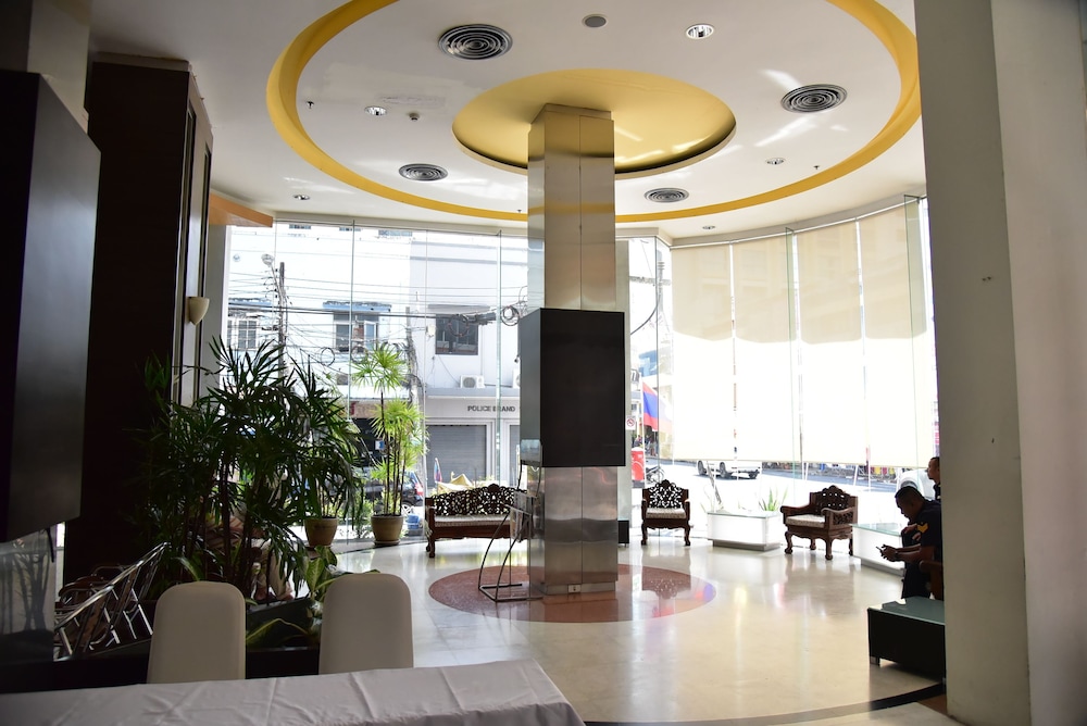 Golden Crown Grand Hotel 40/50