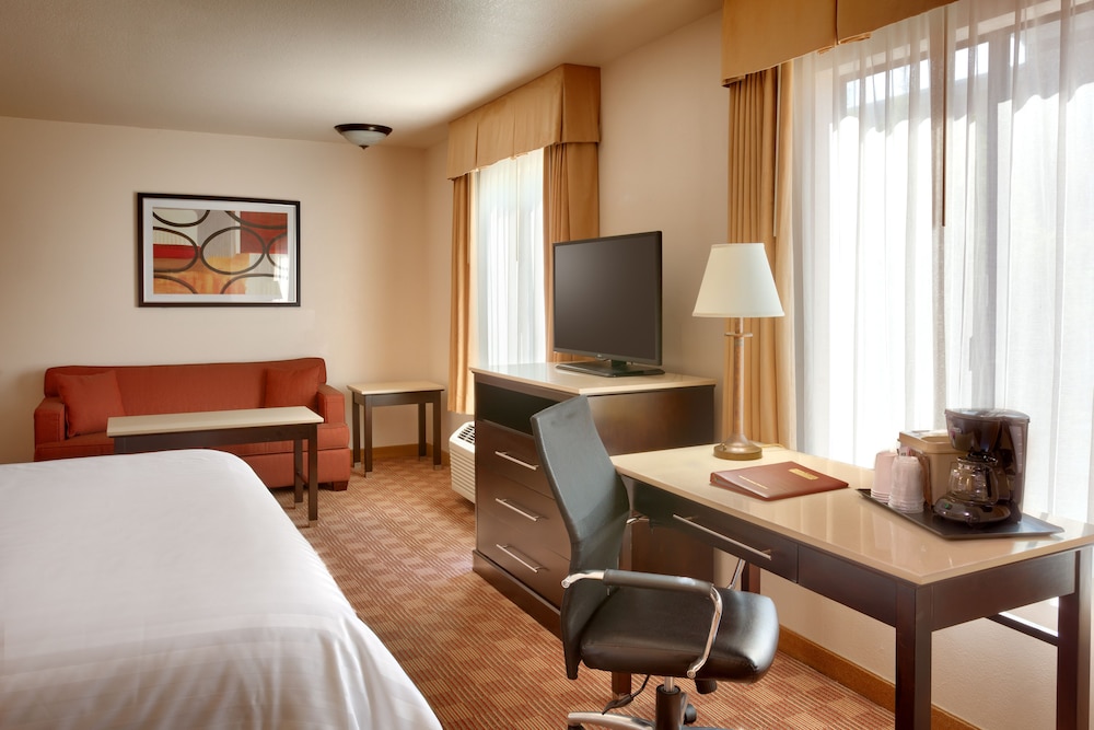 Cortona Inn And Suites 36/78