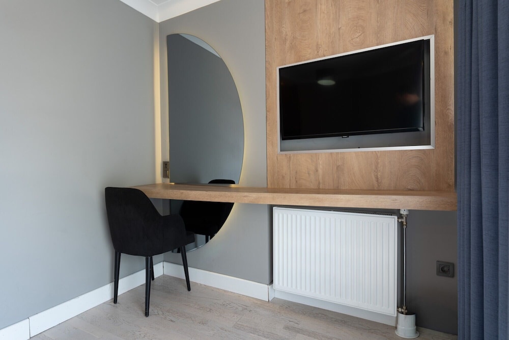 216 Bosphorus Suite 34/50