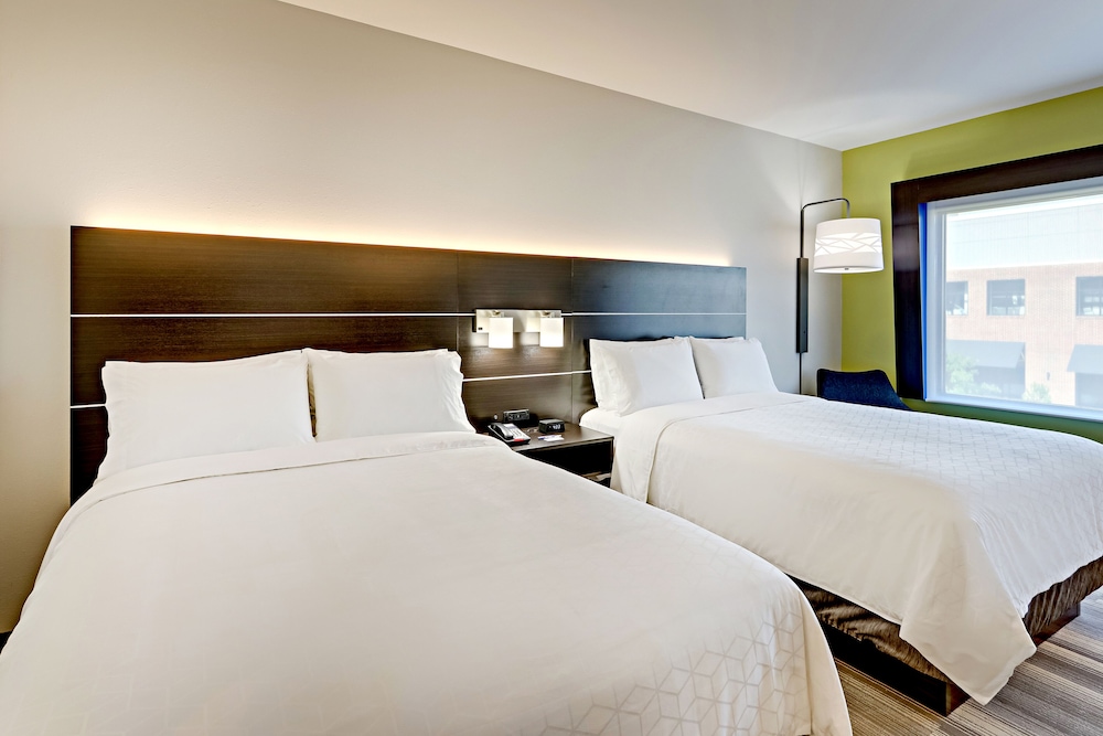 HOLIDAY INN EXPRESS AND SUITES WINSTON SALEM SW CLEMMONS 21/50