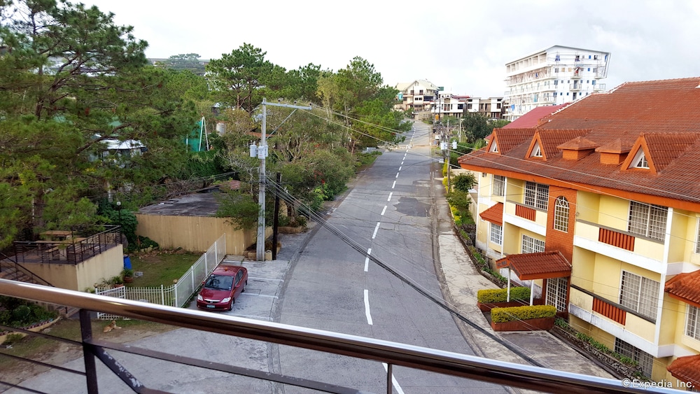 Gardenville Hotel 32/37