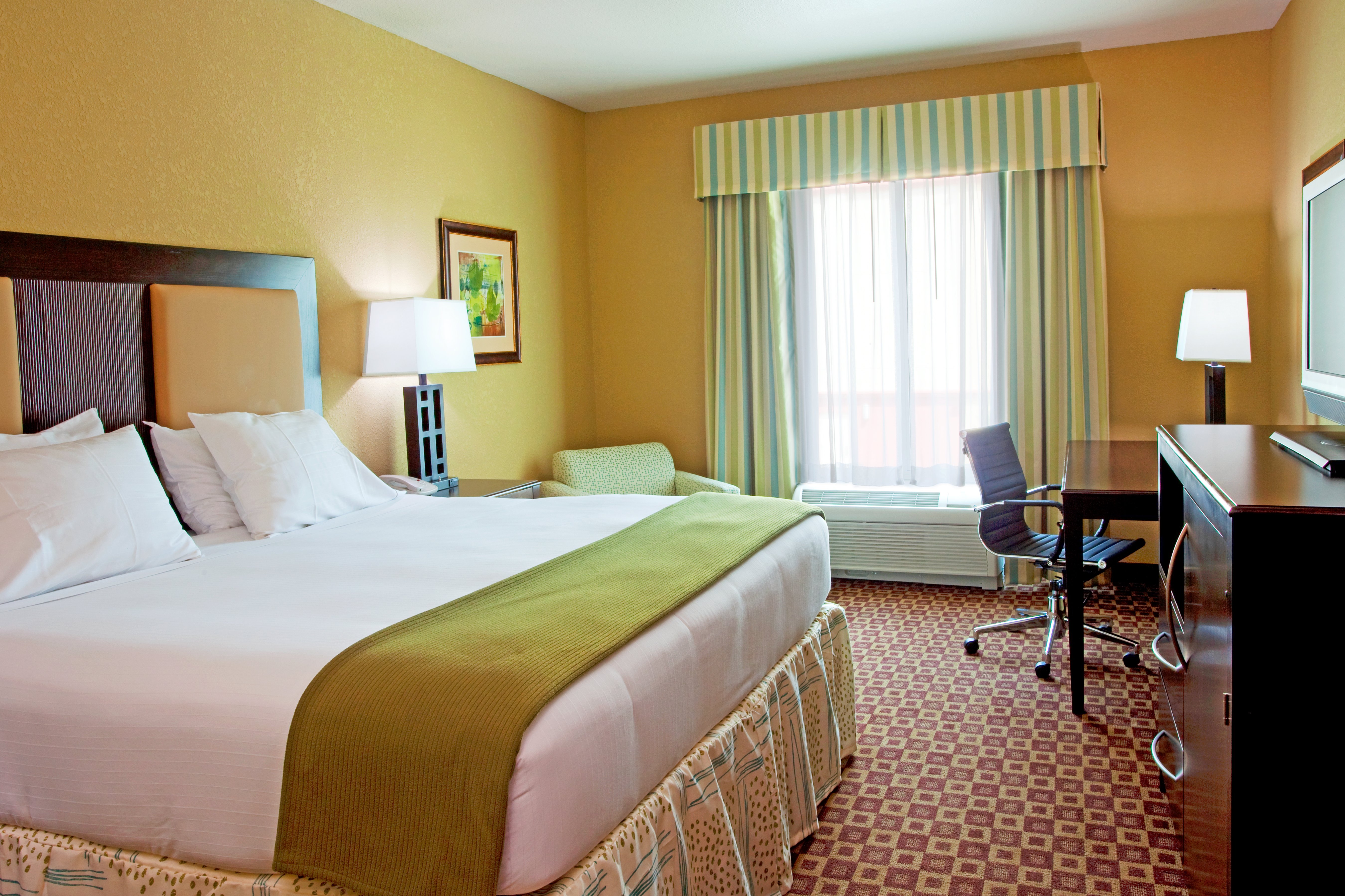 Holiday Inn Express Hotel & Suites Chaffee - Jacksonville West 17/49