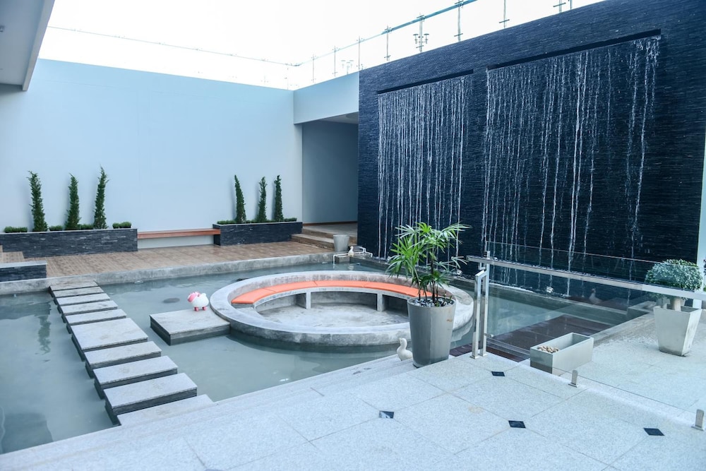 Orchid Riverview Hotel 22/41