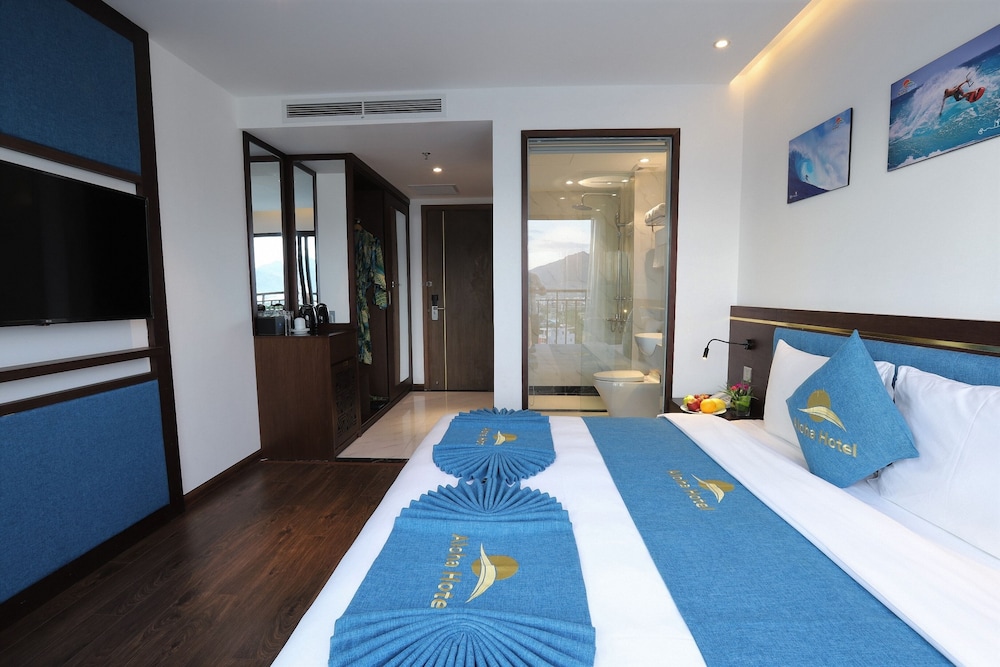 SENIOR, DOUBLE OR TWIN BED, CITY VIEW