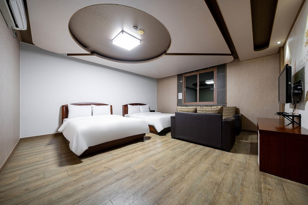 F1 Hotel 13/32