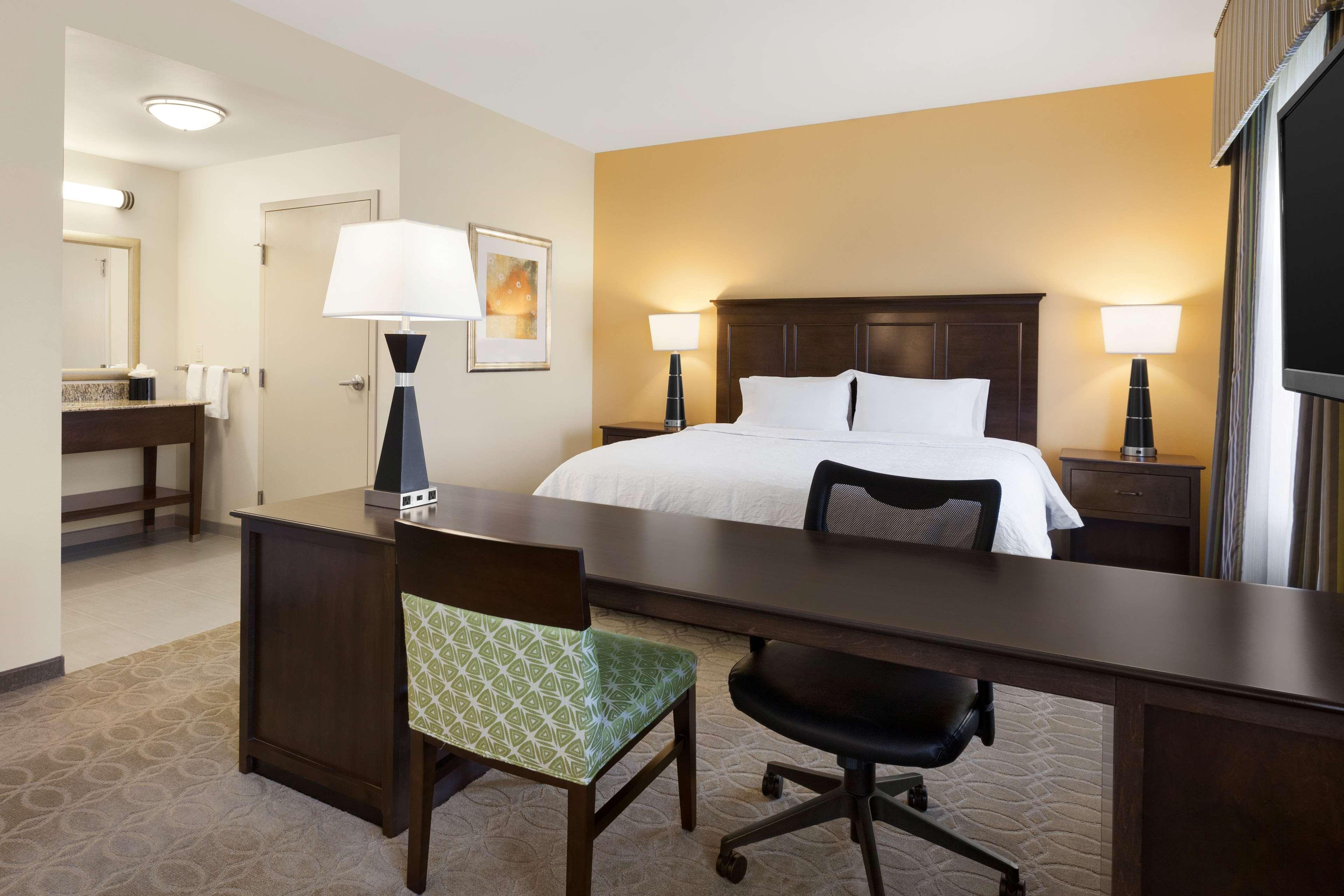 STUDIO, SUITE, KING BED