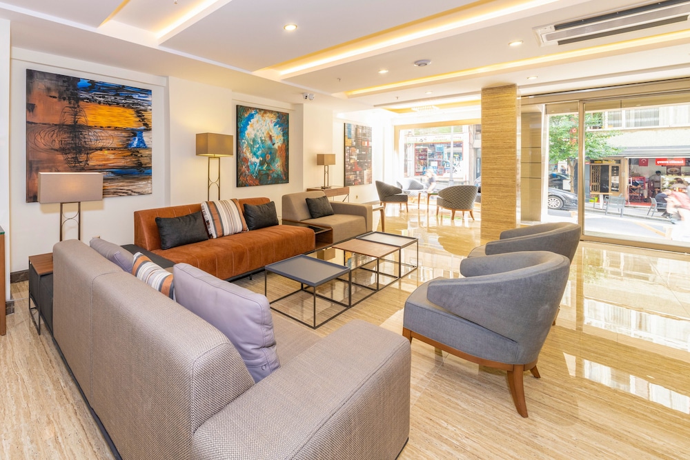 38 Hotel 52/64