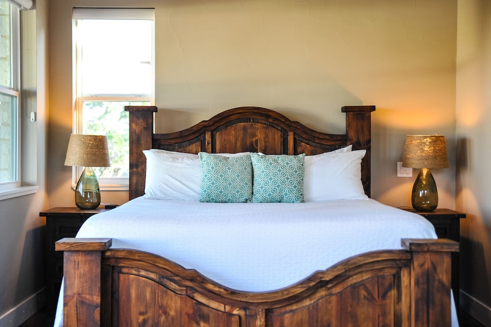 Hill Country Casitas 24/73