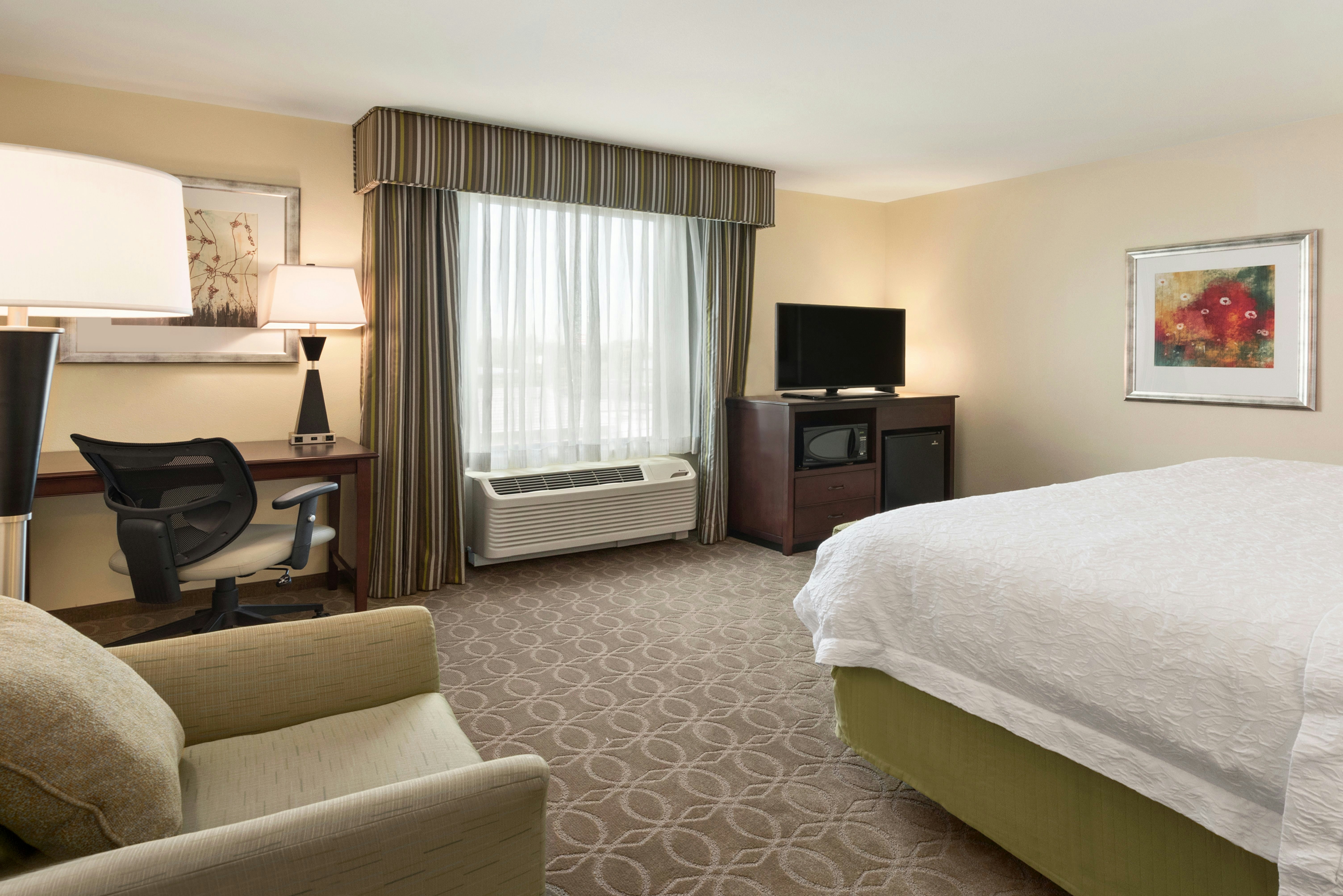 ROOM, KING BED, ACCESSIBLE