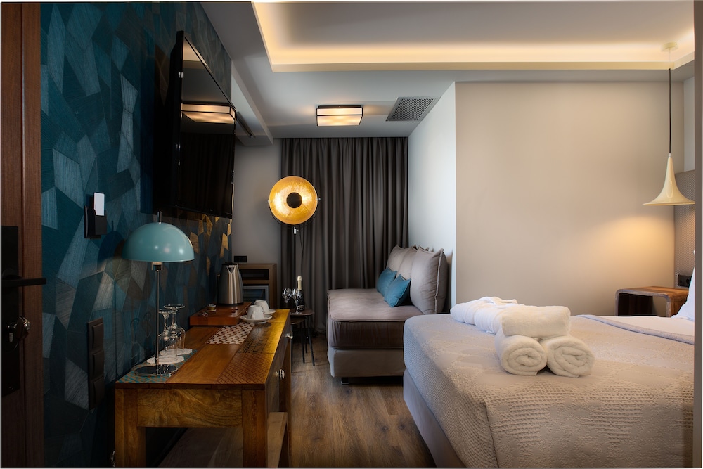 360 Degrees Pop Art Hotel 12/74
