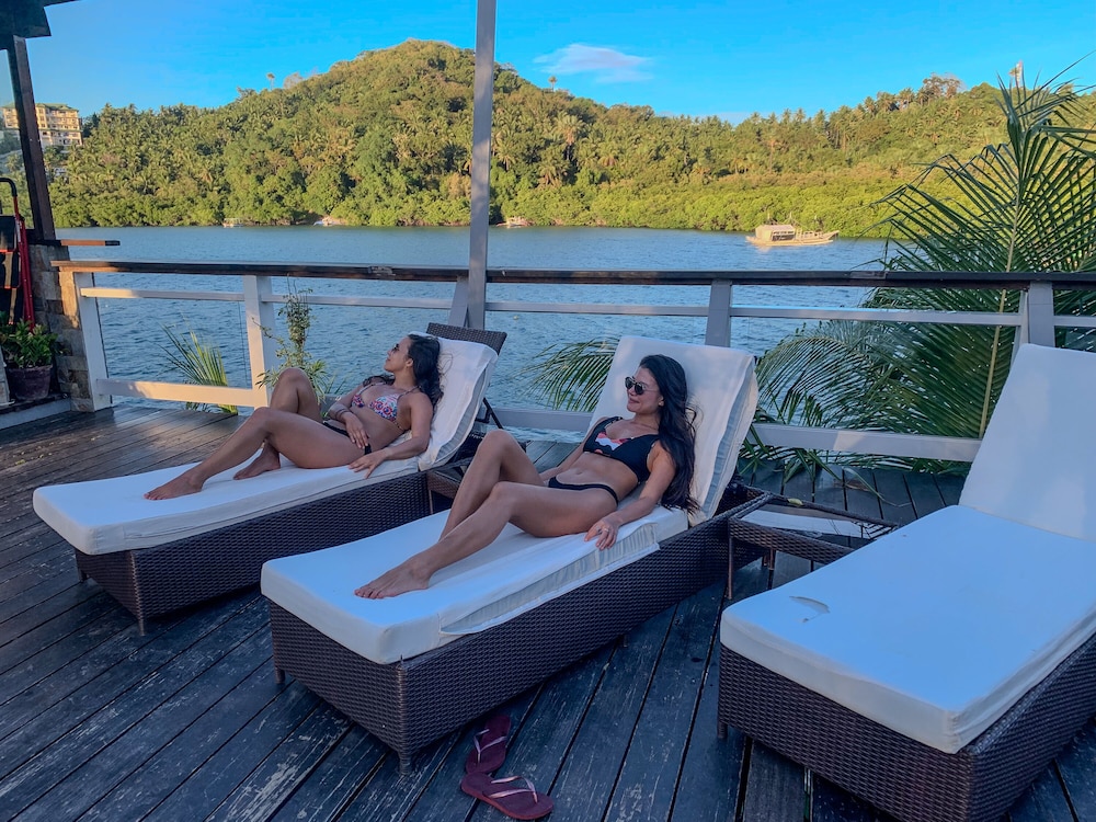 Edgewater Dive & Spa Resort 37/73