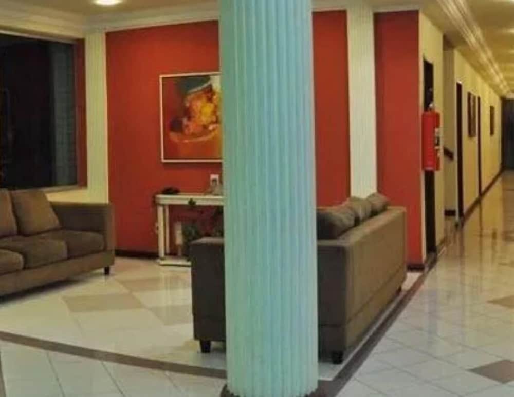 HOTEL VOLLARE 12/25