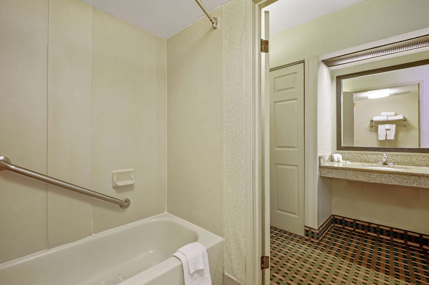 La Quinta Inn by Wyndham Columbia Se Fort Jackson 22/23