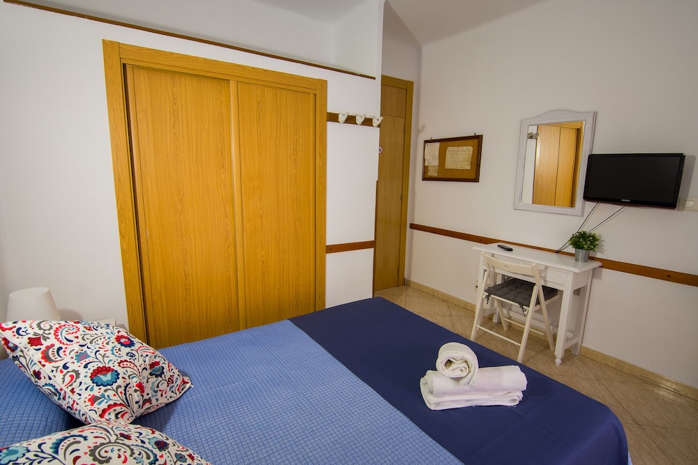 Hostal Guillot 10/18