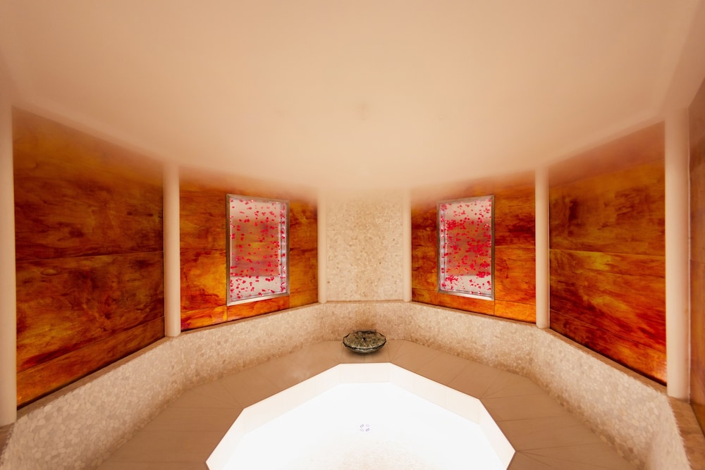 Sparkling Hill Wellness Resort And Spa 14/32
