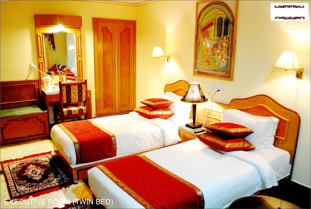 Fort Chandragupt Hotel 12/32