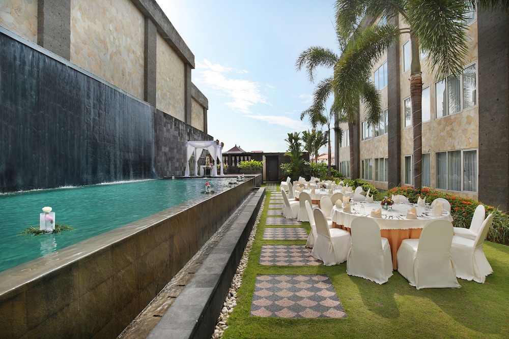 Aston Denpasar Hotel & Convention Center 69/72