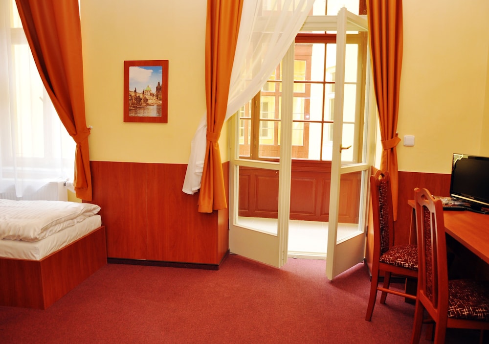 Hotel Zlata Vaha 29/65